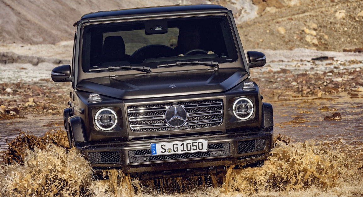 Mercedes-AMG G63: Không phải siêu xe nhưng ai cũng ngoái nhìn - 4 Mercedes-AMG G63: Không phải siêu xe nhưng ai cũng ngoái nhìn - 4