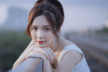 Nhan sắc xinh đẹp, gợi cảm của Ngọc Huyền "Ga-ra Hạnh Phúc"