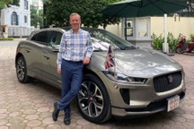 Ô tô điện Jaguar I-Pace đầu tiên về Việt Nam, "chủ xe" gây chú ý hơn cả
