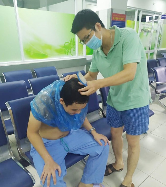 Những hình ảnh giản dị mà dễ thương của các y bác sĩ bên trong Bệnh viện Đà Nẵng - Ảnh 3. Những hình ảnh giản dị mà dễ thương của các y bác sĩ bên trong Bệnh viện Đà Nẵng - Ảnh 3.