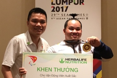 Truyền "lửa" cho các VĐV người khuyết tật Việt Nam tham gia Para Games 9