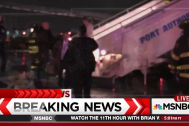 Máy bay chở ứng viên phó tổng thống Mỹ chệch khỏi đường băng