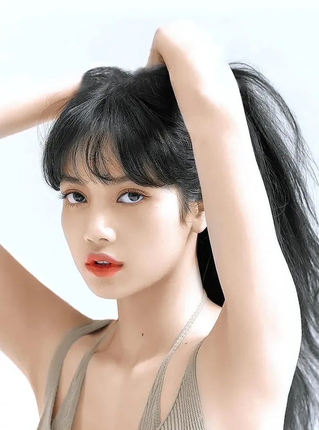 Liên tiếp khó khăn với Lisa sau đêm diễn bùng cháy tại câu lạc bộ thoát y - 3 Liên tiếp khó khăn với Lisa sau đêm diễn bùng cháy tại câu lạc bộ thoát y - 3