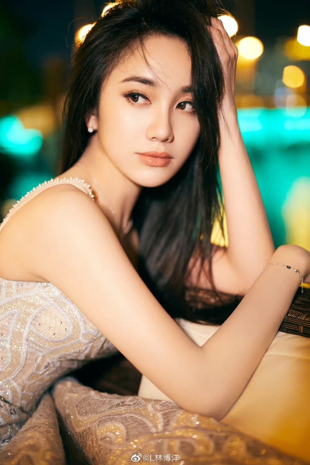 Nàng thơ sinh năm 2000 của Trương Nghệ Mưu là hot girl học viện điện ảnh - 6 Nàng thơ sinh năm 2000 của Trương Nghệ Mưu là hot girl học viện điện ảnh - 6