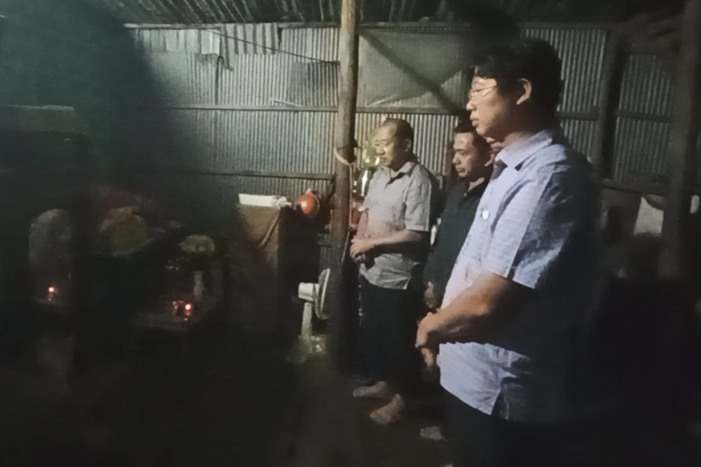Thi thể bé Hạo Nam được đưa ra khỏi trụ bê tông sau 21 ngày mắc kẹt - 2 Thi thể bé Hạo Nam được đưa ra khỏi trụ bê tông sau 21 ngày mắc kẹt - 2