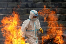 "Bão" Covid-19 tràn tới, Nepal dựng giàn thiêu tập thể