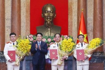 Chủ tịch nước trao quyết định bổ nhiệm Phó Viện trưởng VKSND Tối cao