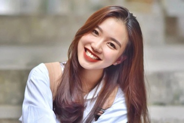 Hot girl báo chí Đặng Thị Hà Vy: "Vượt qua trầm cảm để tìm lại chính mình"