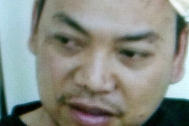 Hà Nội: Nam thanh niên hung hãn dùng gậy tấn công cảnh sát