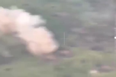 Thiết giáp Nga thành "bom di động", xuyên thủng cứ điểm của Ukraine