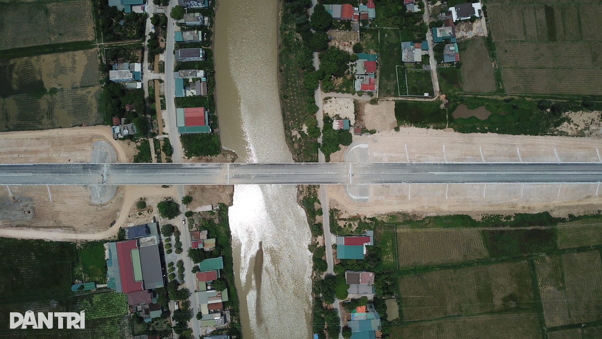 Toàn cảnh cao tốc đoạn Nghi Sơn - Diễn Châu sắp đưa vào sử dụng - 9 Toàn cảnh cao tốc đoạn Nghi Sơn - Diễn Châu sắp đưa vào sử dụng - 9