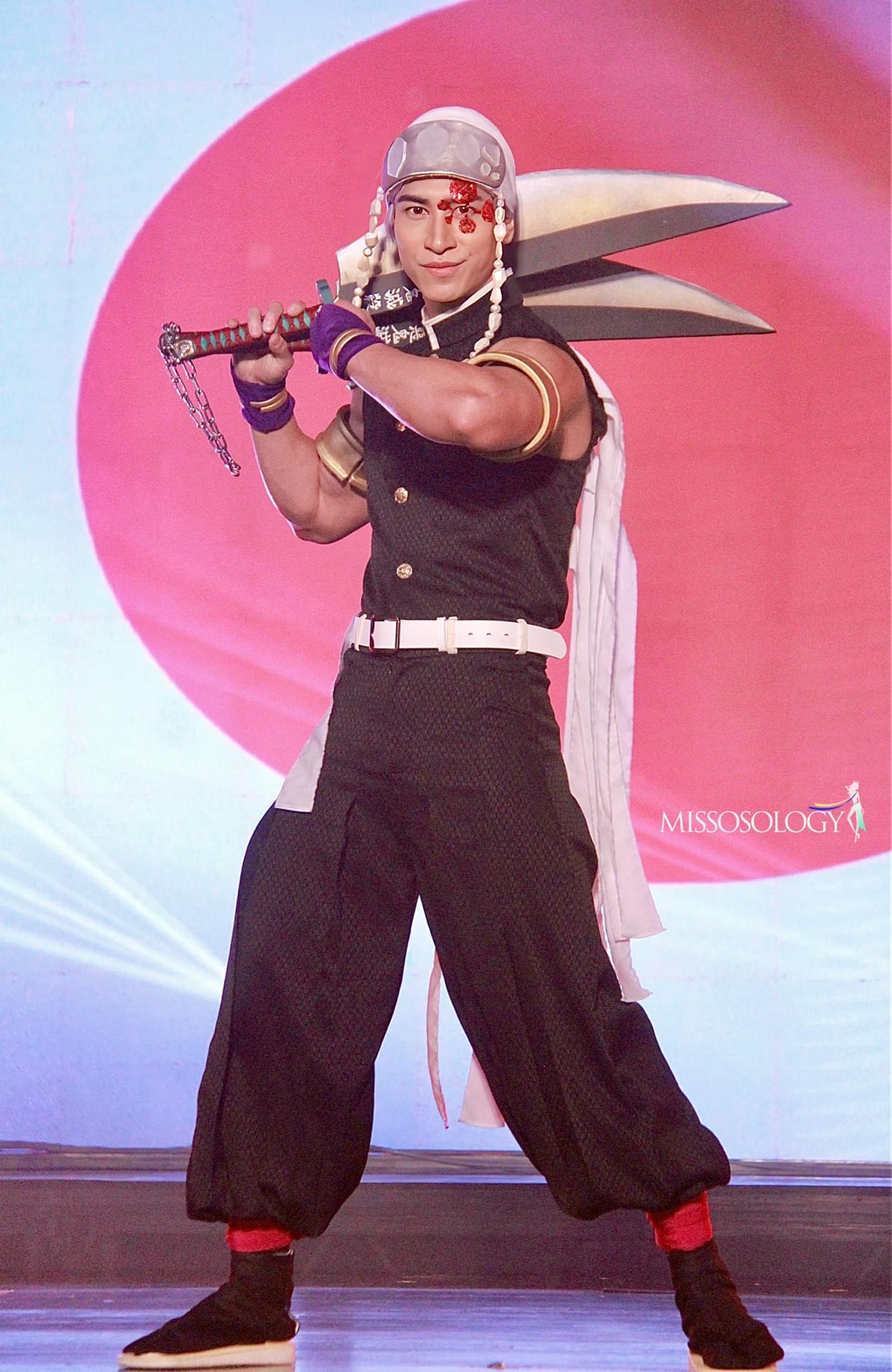 Loạt trang phục kiệm vải gây tranh cãi của thí sinh Nam vương Toàn cầu 2022 - 19