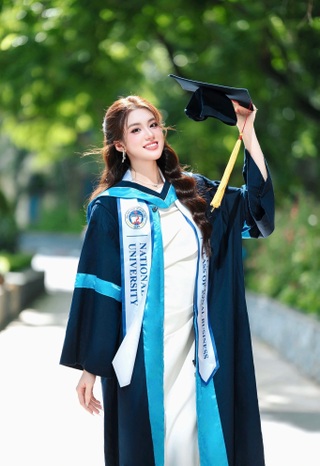 Tân hoa hậu Phương Oanh: Sở hữu IELTS 7.5, có chị gái sinh đôi xinh đẹp - 2
