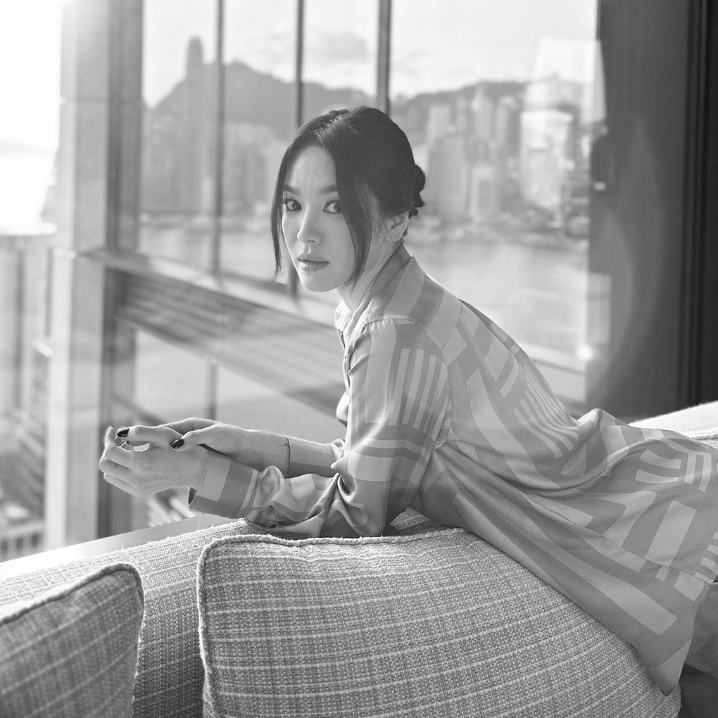 Song Hye Kyo: Khi yêu, tôi sẽ chỉ hướng về người đó - 3 Song Hye Kyo: Khi yêu, tôi sẽ chỉ hướng về người đó - 3
