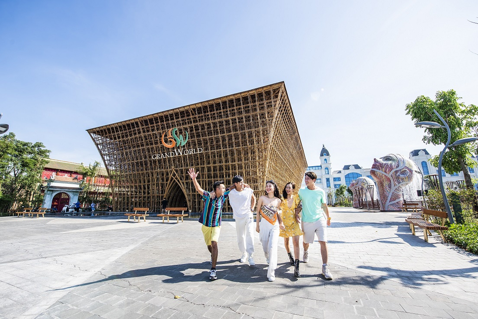 Vingroup khai trương siêu quần thể nghỉ dưỡng, vui chơi, giải trí hàng đầu Đông Nam Á - 9 Vingroup khai trương siêu quần thể nghỉ dưỡng, vui chơi, giải trí hàng đầu Đông Nam Á - 9