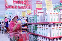 Giá xăng giảm, người tiêu dùng chịu thiệt