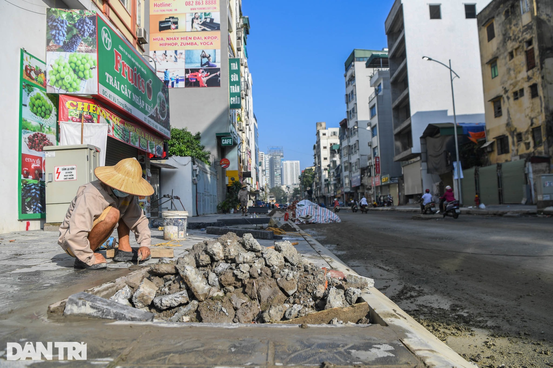 Hiện trạng con đường đau khổ Vũ Trọng Phụng trước ngày thông xe 1 tháng - 9 Hiện trạng con đường đau khổ Vũ Trọng Phụng trước ngày thông xe 1 tháng - 9