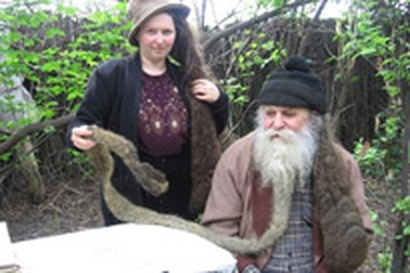 Cặp vợ chồng 16 năm không tắm gội