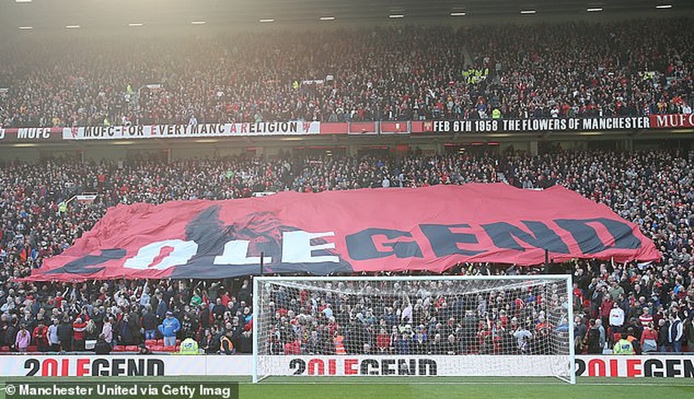 Động thái cực kỳ bất ngờ của cổ động viên Man Utd với HLV Solskjaer - 1 Động thái cực kỳ bất ngờ của cổ động viên Man Utd với HLV Solskjaer - 1