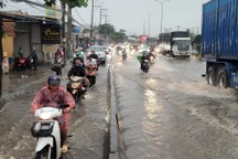 Nhiều nơi ở Đồng Nai ngập sâu do mưa lớn