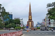 Nhiều vùng xanh, Cà Mau nới lỏng dịch vụ, tạm dừng 2 bệnh viện dã chiến