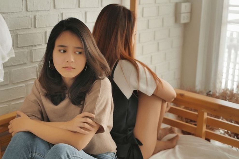 Tôi khuyên bạn thân ly hôn, giờ lại yêu chồng cũ của cô ấy - 1