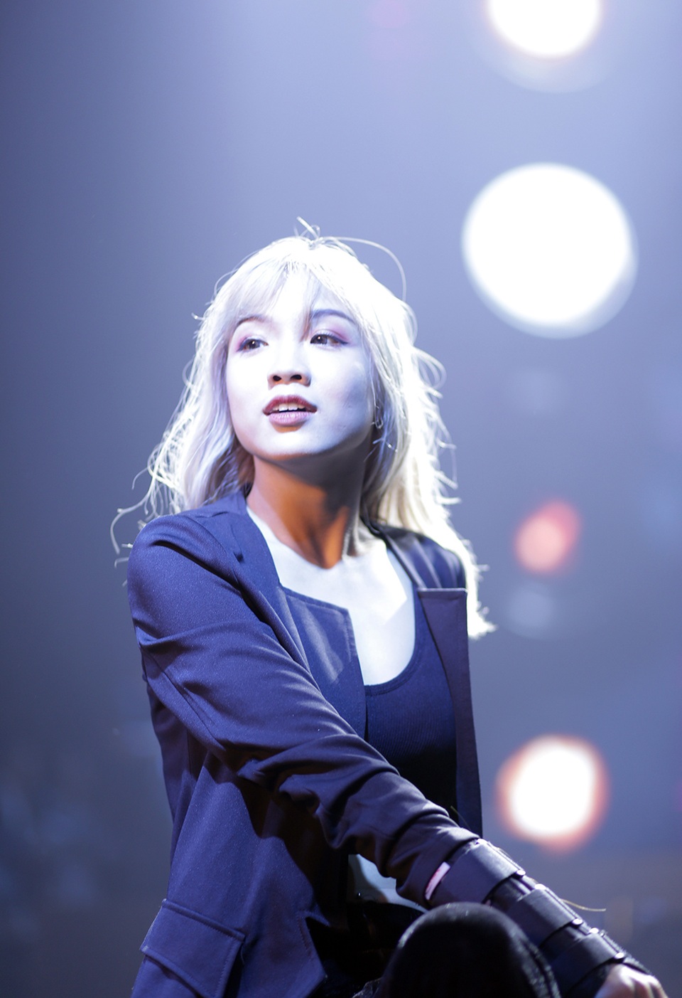 “Bản sao” Lisa Blackpink gây ấn tượng trong đêm nhạc hội sinh viên - 4 “Bản sao” Lisa Blackpink gây ấn tượng trong đêm nhạc hội sinh viên - 4