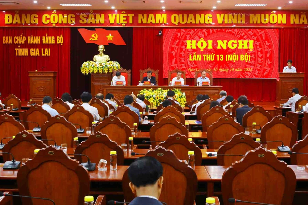 Cảnh cáo Chủ tịch Ủy ban MTTQ Việt Nam tỉnh Gia Lai - 1 Cảnh cáo Chủ tịch Ủy ban MTTQ Việt Nam tỉnh Gia Lai - 1