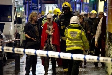 Sập mái nhà hát ở London, 88 người bị thương