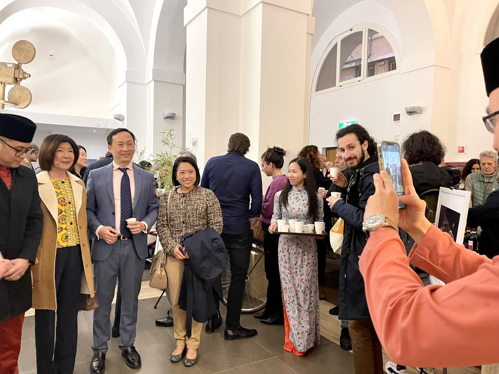 Dư âm sâu lắng của Hoa Nhài tại Rome - 2 Dư âm sâu lắng của Hoa Nhài tại Rome - 2