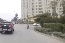 Truy tìm tài xế xe bán tải phóng bạt mạng gây tai nạn rồi bỏ chạy