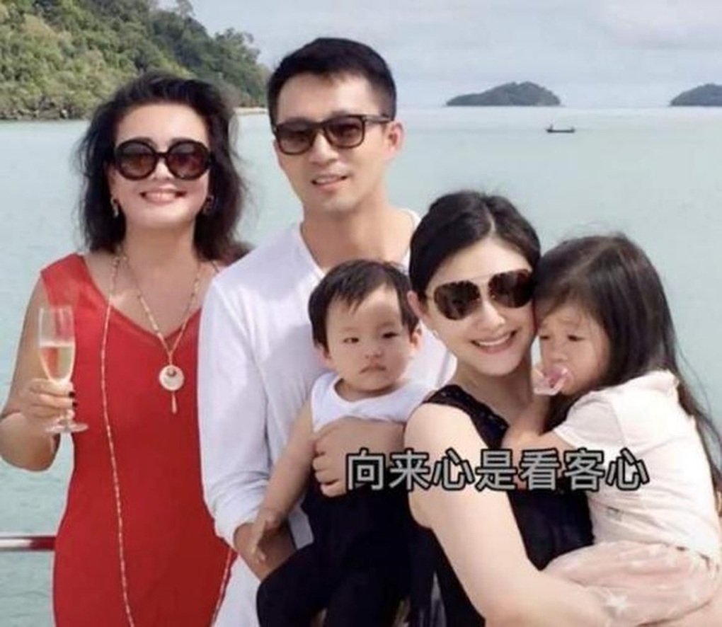 Người hưởng lợi từ cuộc khẩu chiến giữa Từ Hy Viên và chồng cũ - 4 Người hưởng lợi từ cuộc khẩu chiến giữa Từ Hy Viên và chồng cũ - 4