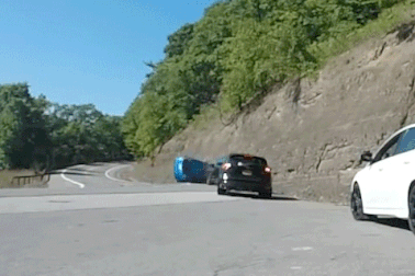 Màn biểu diễn thất bại thảm hại với cỗ máy 350 mã lực