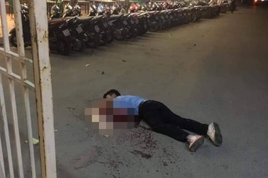 Hà Nội: Tài xế taxi nghi bị cứa cổ trước cửa sân Mỹ Đình