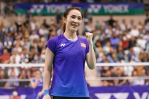 Thùy Linh vào bán kết, Vũ Thị Trang đánh bại "mỹ nhân cầu lông" Nhật Bản