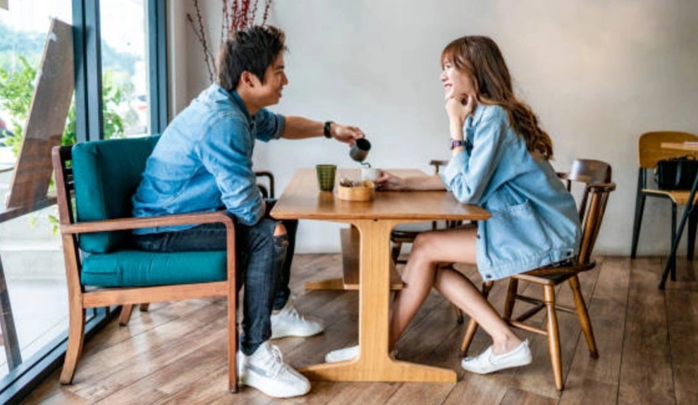 Cay cú vì bạn gái nhận quà, nhận lời đi ăn uống, mỗi tỏ tình là không nhận - 1 Cay cú vì bạn gái nhận quà, nhận lời đi ăn uống, mỗi tỏ tình là không nhận - 1