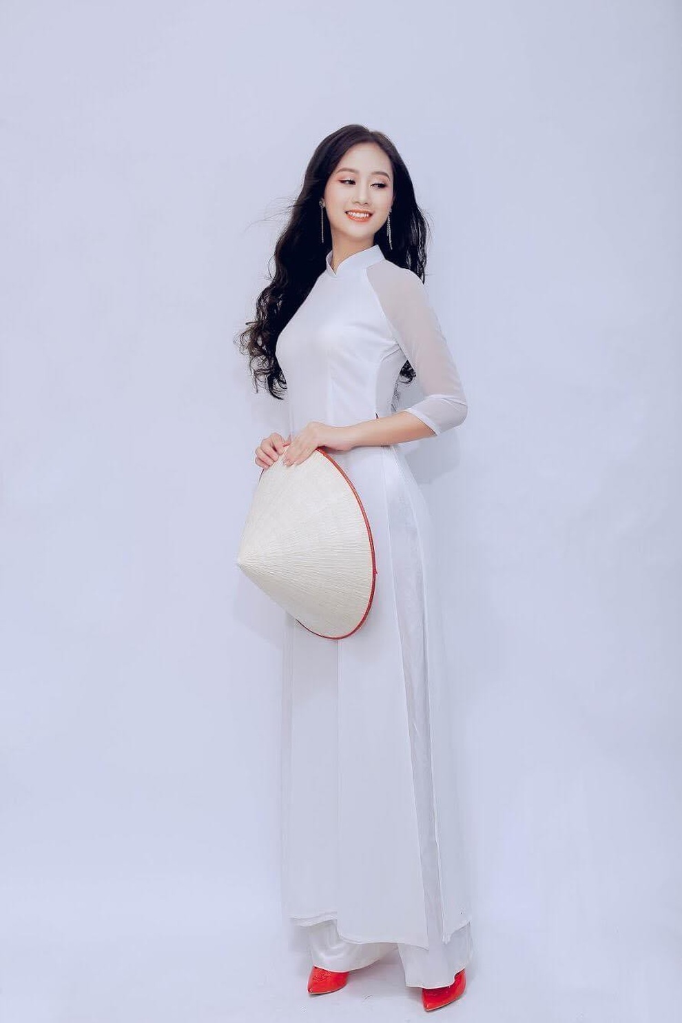 Nữ sinh trường Dược đẹp tựa bông hoa ban trắng của núi rừng Tây Bắc - 2 Nữ sinh trường Dược đẹp tựa bông hoa ban trắng của núi rừng Tây Bắc - 2