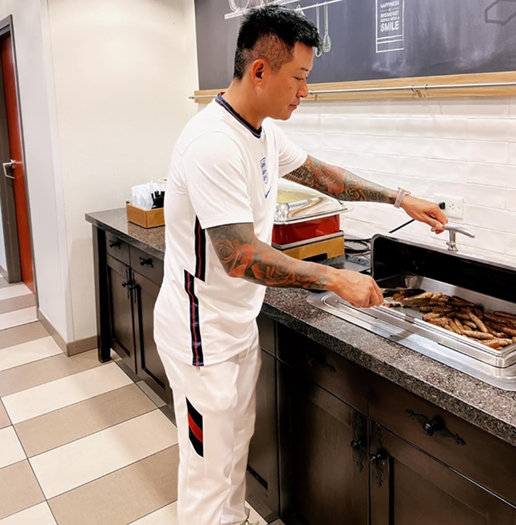 Đang đắt show, dễ kiếm tiền, vì sao Tuấn Hưng ngừng ca hát? - 2 Đang đắt show, dễ kiếm tiền, vì sao Tuấn Hưng ngừng ca hát? - 2