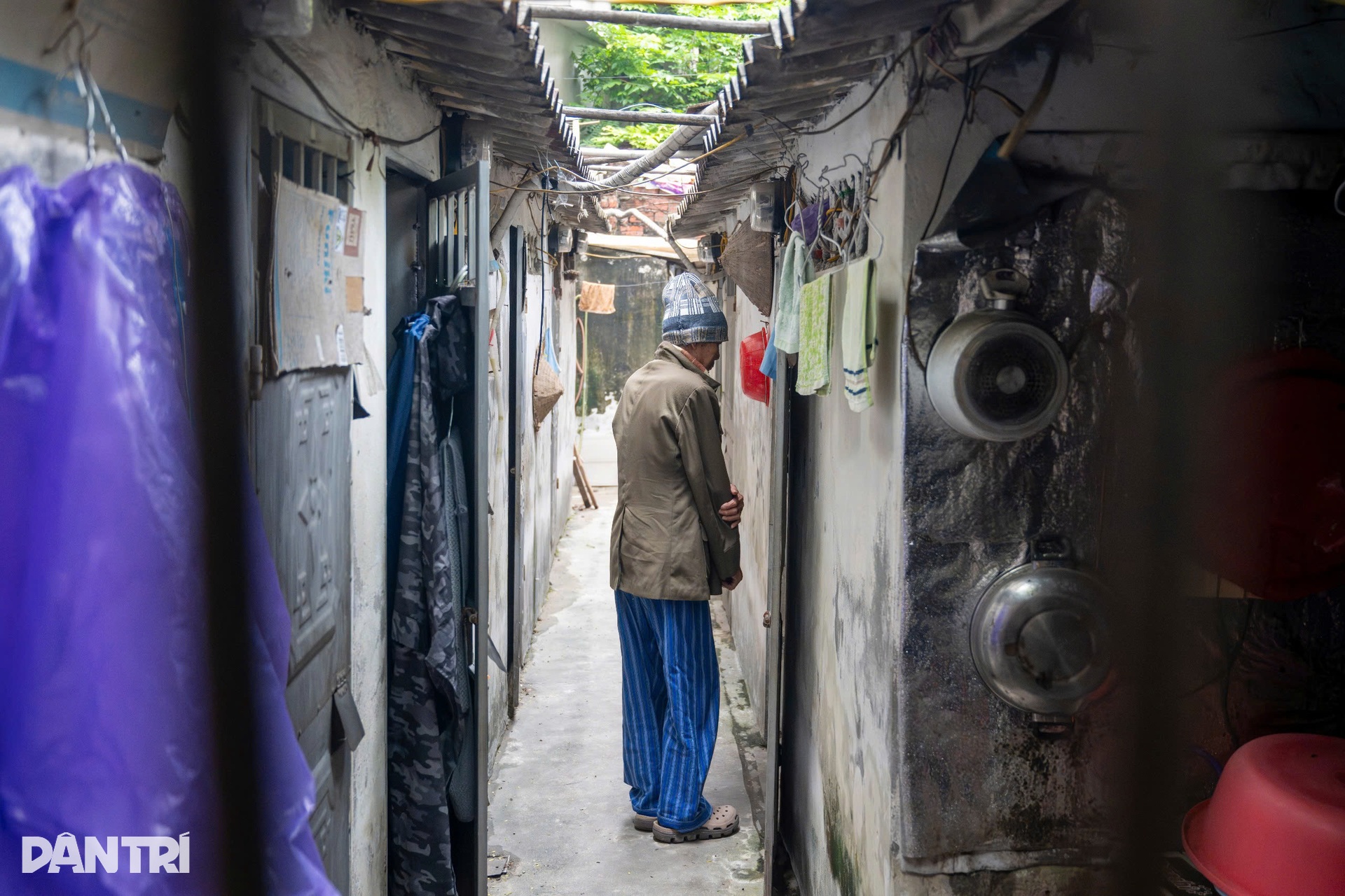 ជីវិតមនុស្សតស៊ូនឹងភាពត្រជាក់នីមួយៗក្នុងតំបន់លាងឈាមទីក្រុងហាណូយ - ១៦ Những phận người chật vật theo từng đợt rét tại xóm chạy thận Hà Nội - 16