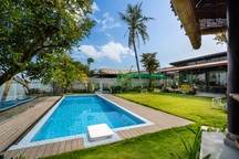 Xây nhà vườn có bể bơi né dịch, chàng trai tự thiết kế rẻ và đẹp lung linh