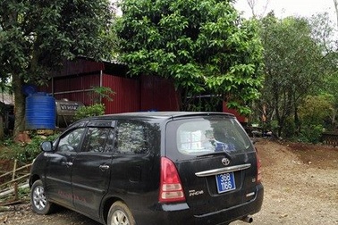 Bộ Nội vụ vào Thanh Hóa làm rõ việc xe công đi lễ chùa