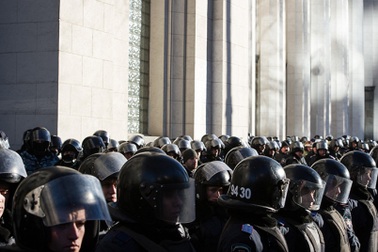 Ukraine điều binh sỹ tới Kiev ổn định trật tự