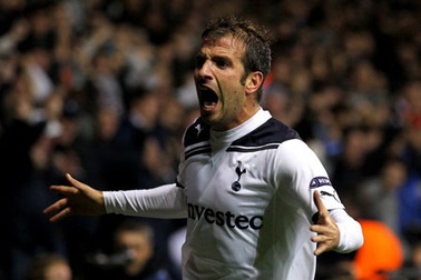 Van der Vaart và Sneijder “đấu khẩu” dữ dội bên lề sân cỏ