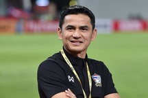 HLV Kiatisuk: Khí chất "quân vương" đánh thức "giấc ngủ dài"!