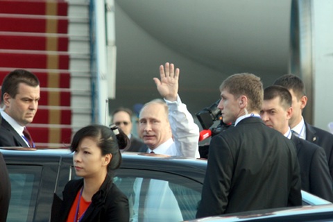 Những hình ảnh đầu tiên của Tổng thống Nga Putin tại Việt Nam