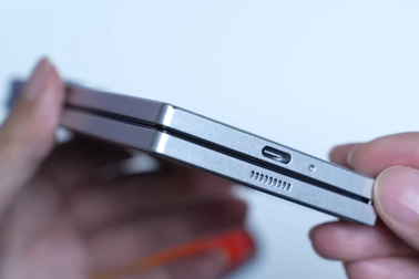 Lộ ảnh thực tế, cấu hình và giá bán smartphone gập Galaxy Z Fold6