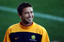 Tờ báo nổi tiếng ở châu Âu bị sốc khi Harry Kewell tới làm việc ở V-League