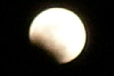 Chùm ảnh nguyệt thực toàn phần