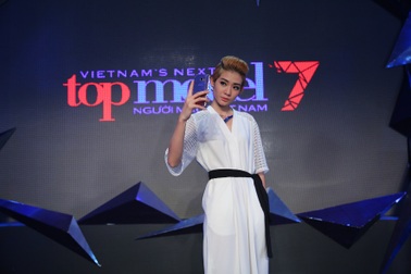 Bứt phá ấn tượng, Kim Nhã sở hữu tấm ảnh đẹp nhất thử thách chụp ảnh dưới nước