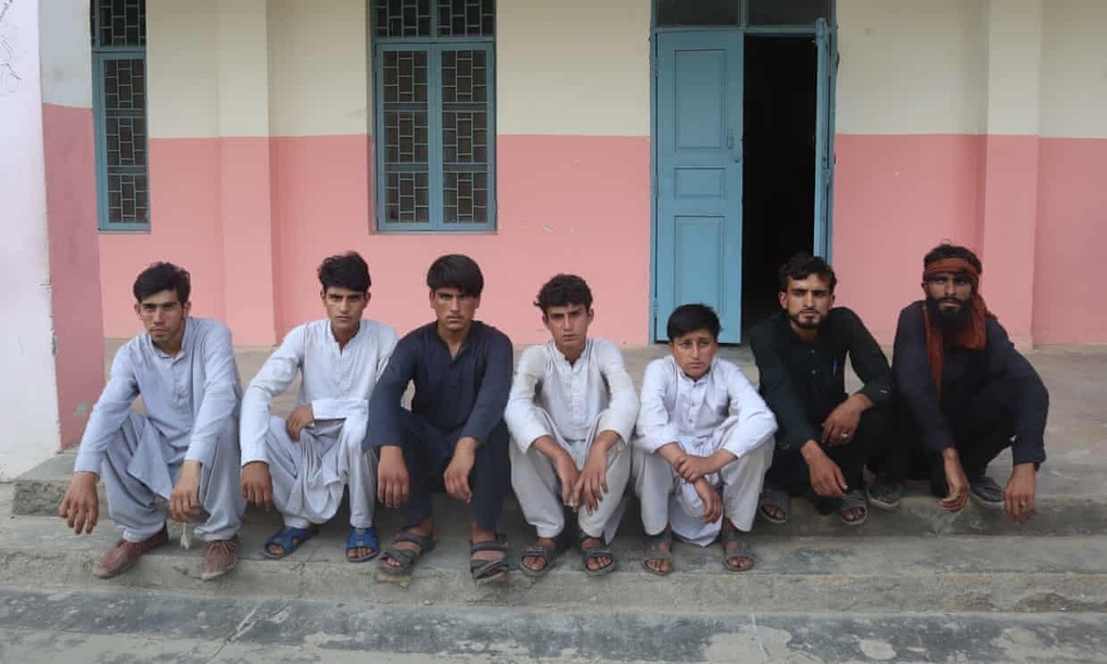 16 giờ kẹt trong cáp treo độ cao 275m ở Pakistan: Tôi tưởng mình đã chết - 1 16 giờ kẹt trong cáp treo độ cao 275m ở Pakistan: Tôi tưởng mình đã chết - 1
